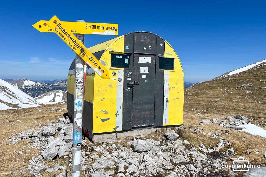 Fleischer Biwak.(2153 m n. m.) - útočisko pod vrcholom Hochschwabu.
