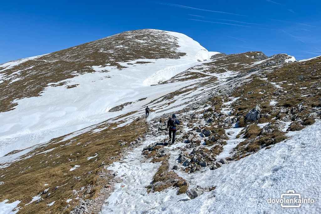 Od Fleischer Biwaku k vrcholu Hochschwabu vedie tiahly vytrvalostný úsek.