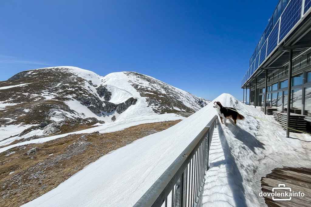 Výhľad z chaty Schiestlhaus smerom k Hochschwabu.