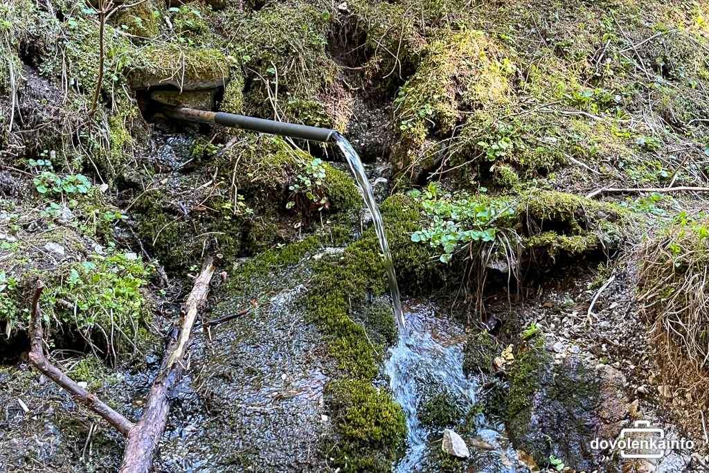 Kvalitný prameň pri lúke Trawiesalm.