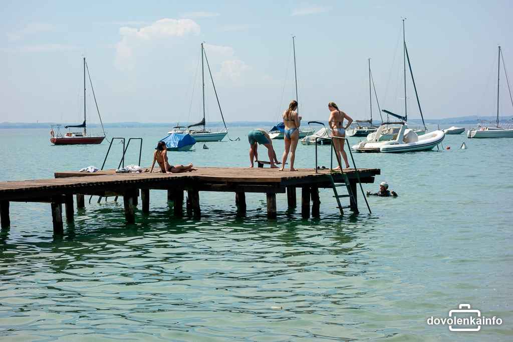 Kúpanie v Lago di Garda pri Bardoline.