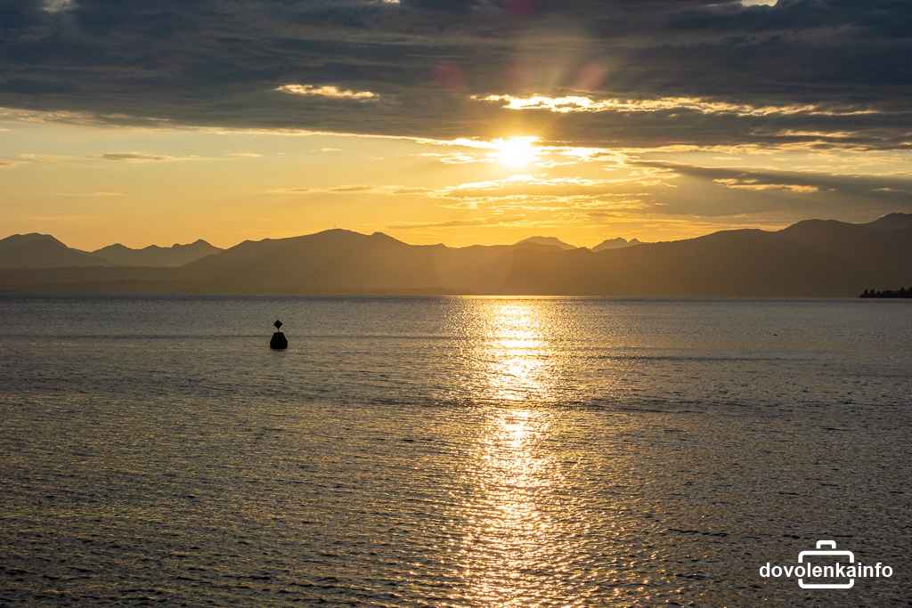 Romantická scenéria pri jazere Lago di Garda.