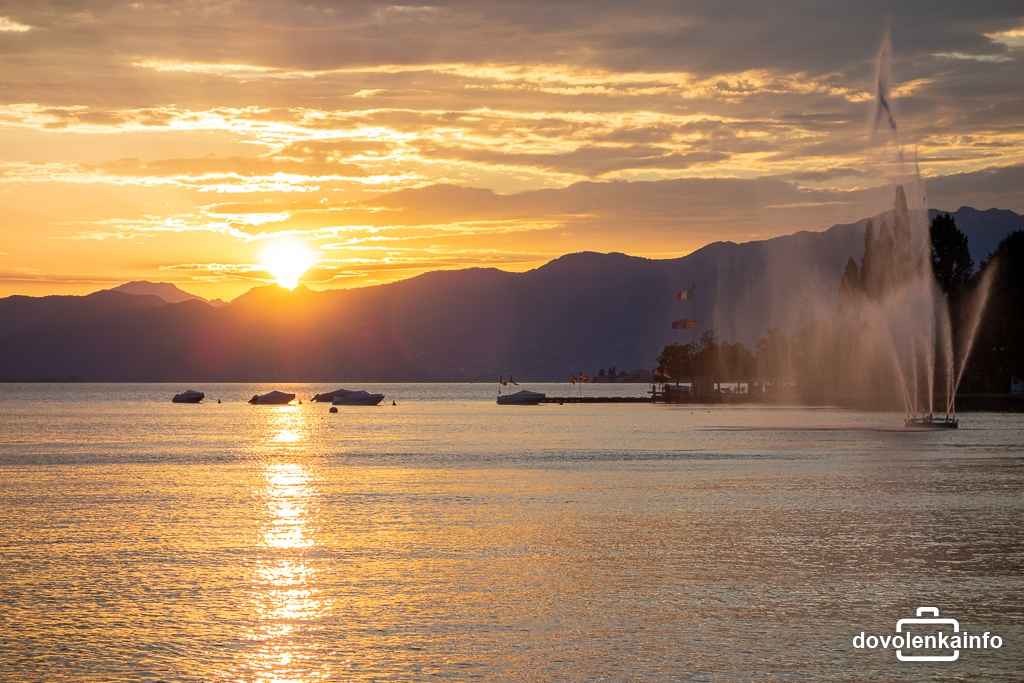 Plávajúca fontána v Bardoline na hladine jazera Lago di Barda.