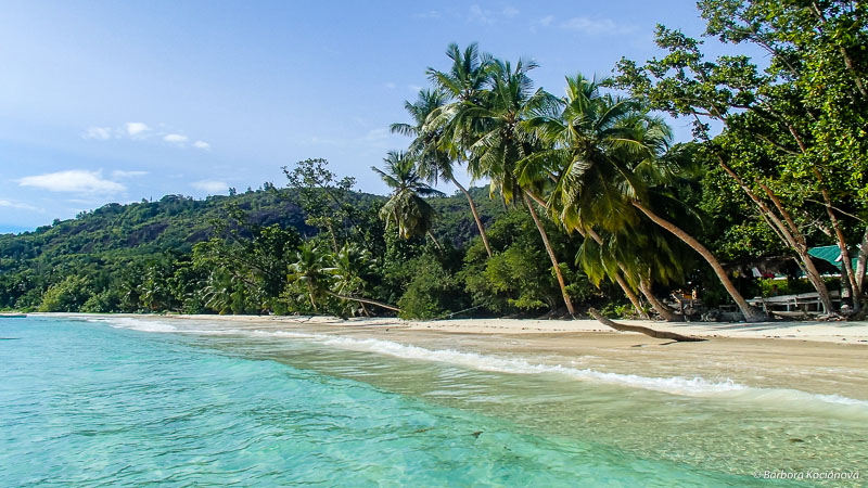 Pláž Baie Lazare, ostrov Mahé, Seychely